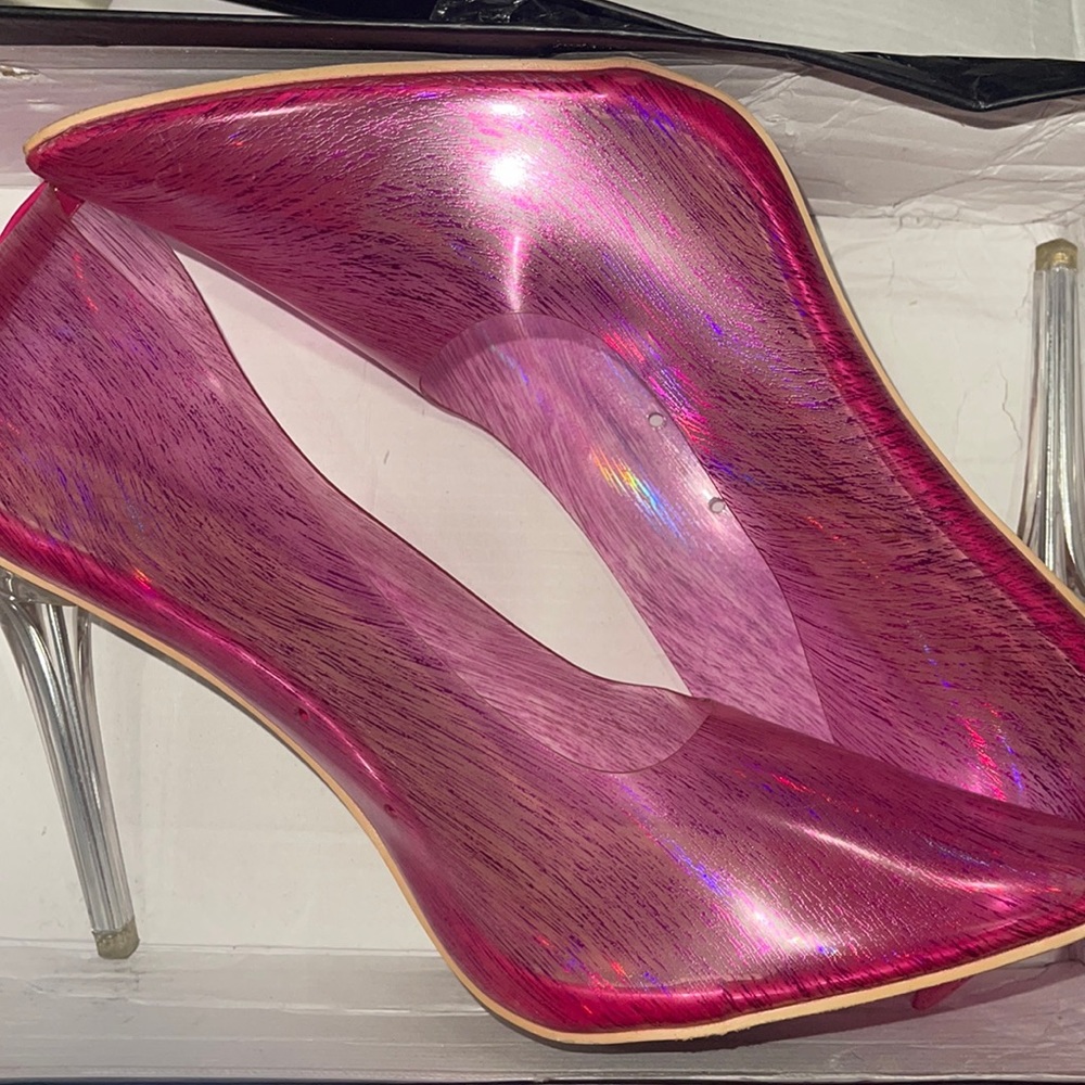 Pink pump. - Picture 3 of 4